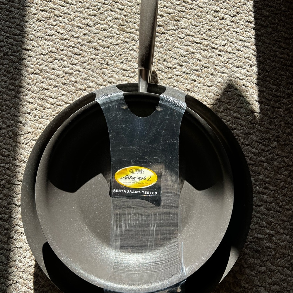 Autograph Non-Stick Skillet - Gray